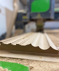 Frézovaný panel designový