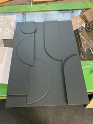 Frézovaný panel na obývaciu stenu